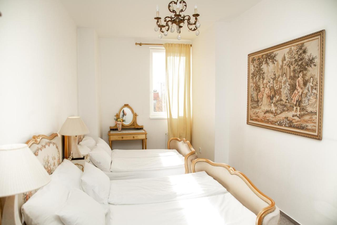 Bank Invest Apartmens - Old Town Apartment Prague Luaran gambar